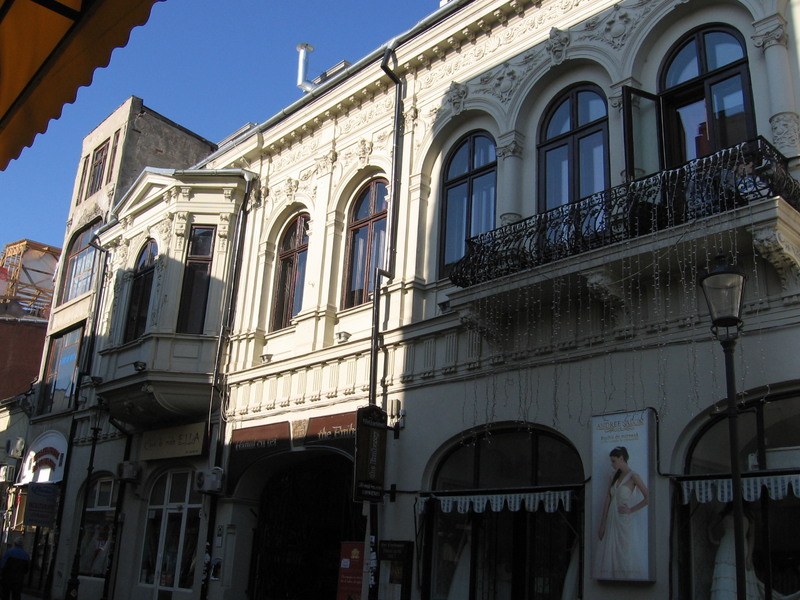 hanul-cu-tei-lipscani