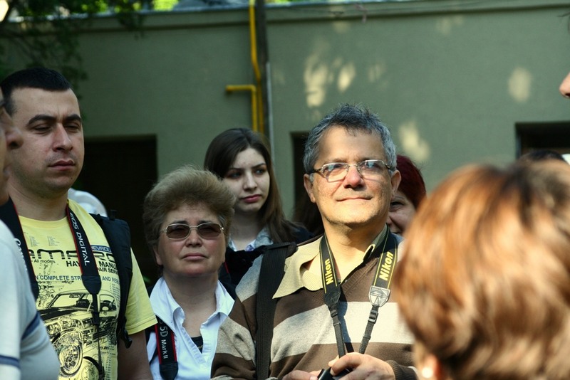 ascultatnd cateva cuvinte