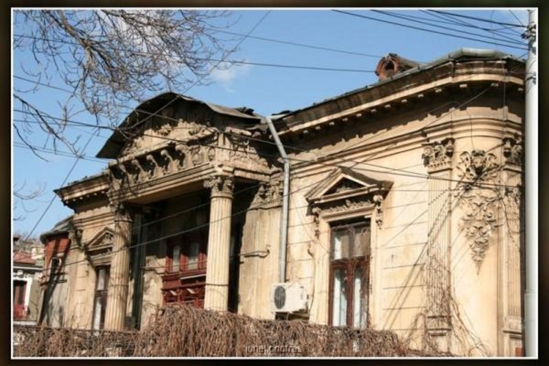 un-veac-de-singuratate