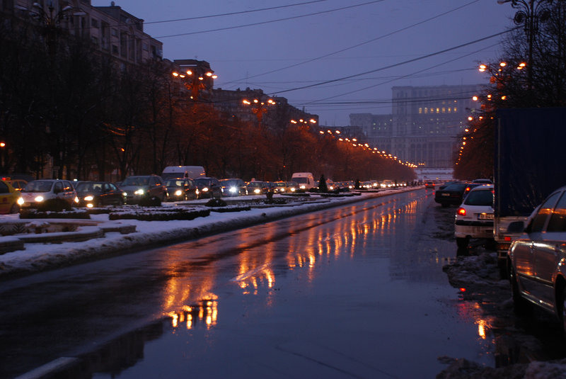 4359174335-9735622ee8-b