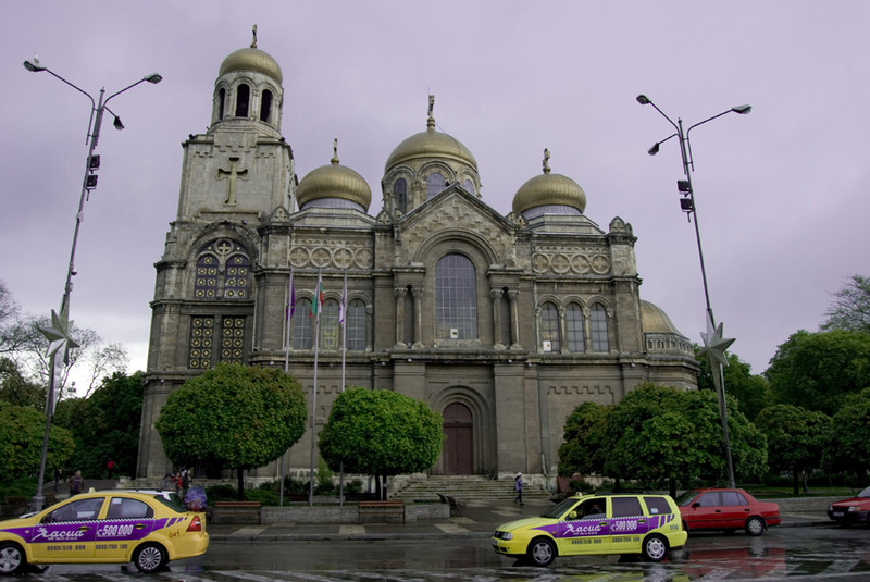 catedrala-din-varna-1