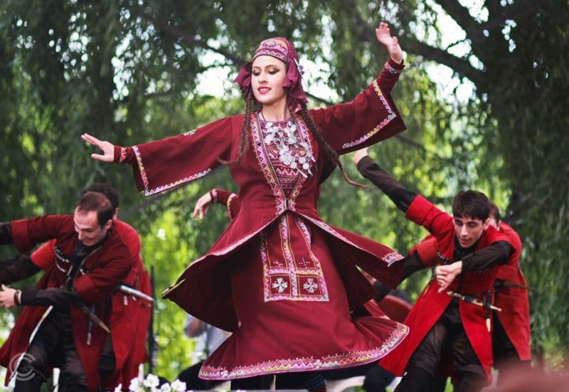 dansuri georgiene