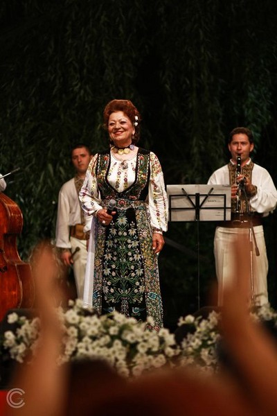 aplauze pentru Maria Ciobanu