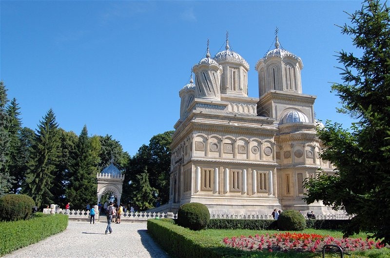 pe-arges-in-jos-pe-un-mal-frumos