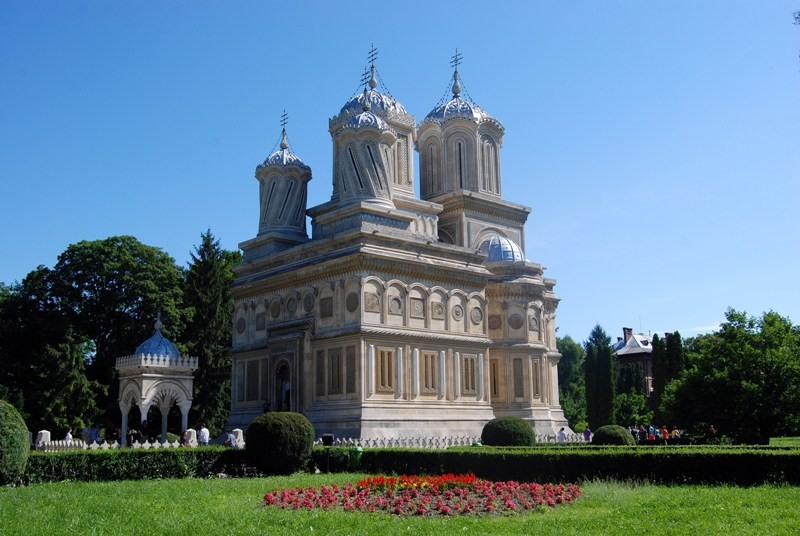 manastirea-curtea-de-arges-1