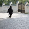 In trecere