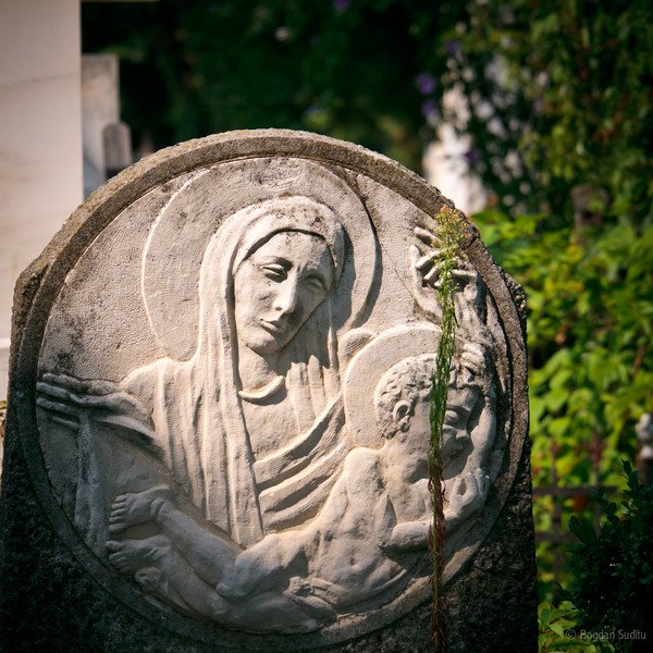 bellucemetery_010011