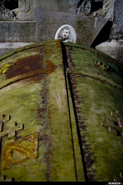 kerucov_cimitirul_bellu_100807_10