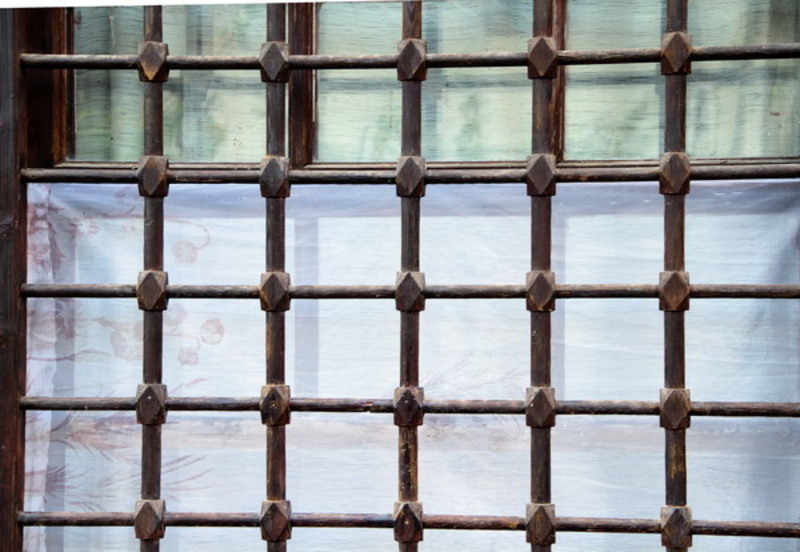 detaliu-grilaj-fereastrav-t