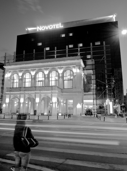 replica-fatada-fostului-teatru-national