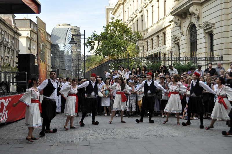 ansamblul-ellas-minoritatea-greaca-la-zilele-bucurestiului