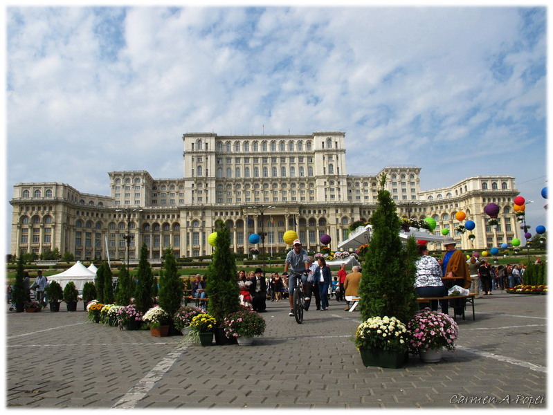 Casa Poporului de sarbatoare