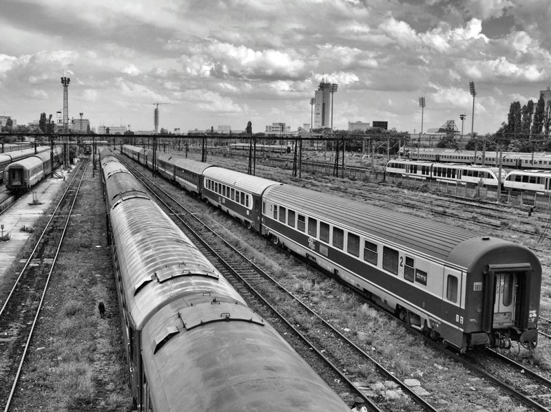 nick-costandache-trenurile