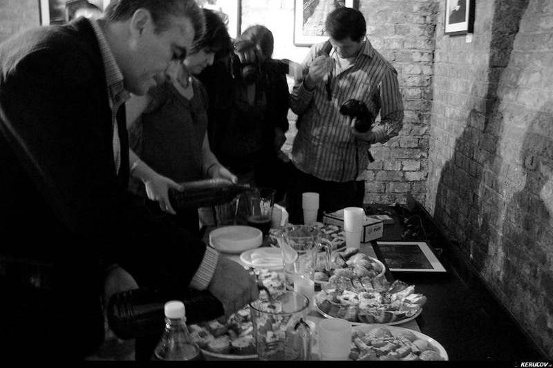 2010_kerucov_vernisaj_bucuresti_in_alb_negru_26