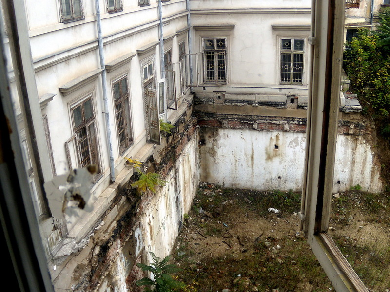 in-palatul-stirbei-curte-interioara