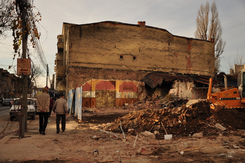 in cautarea frizeriei...