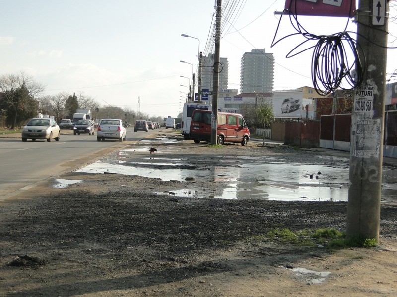 Asteapta trotuarul...