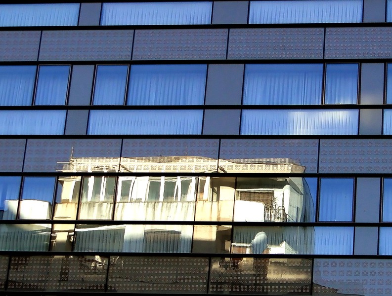 Sarut pe Calea Victoriei