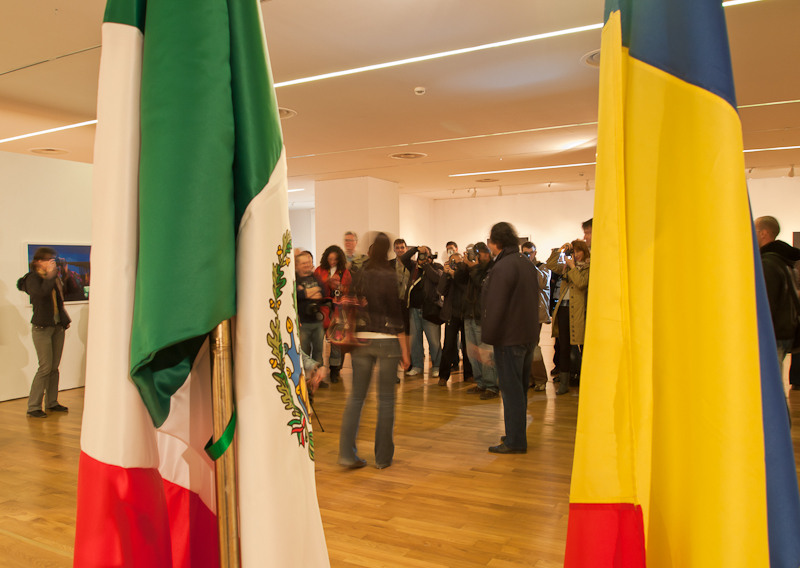 007-la-distanta-dar-impreuna