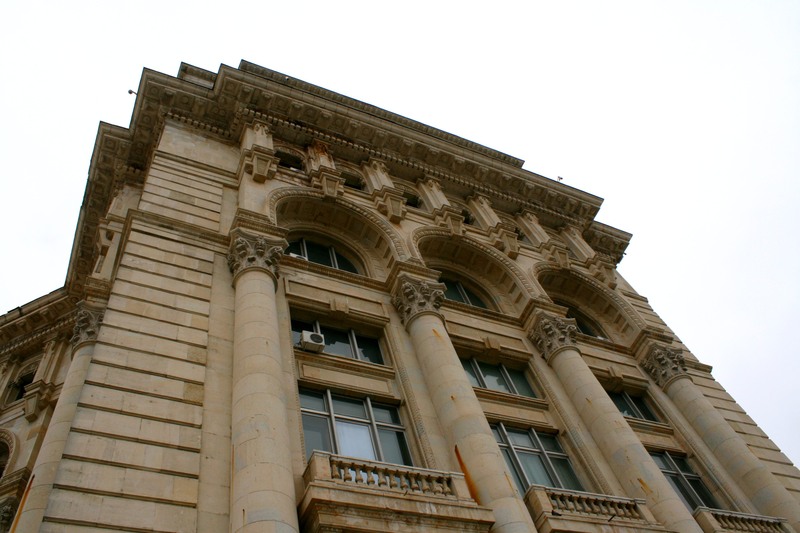 2-palatul-o-alta-parte