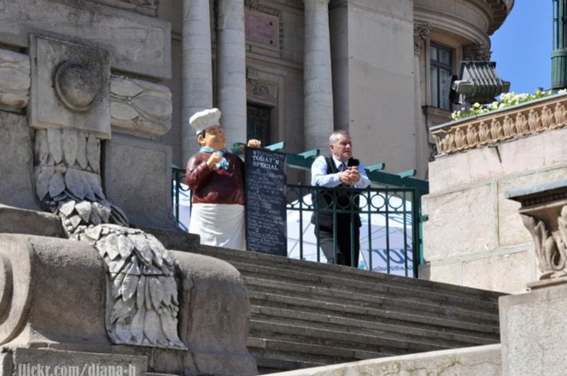 216068_215915105091785_100000198908338_954964_2756654_n