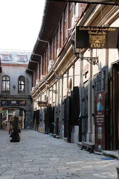 1-str-hanul-cu-tei-by-florijianu