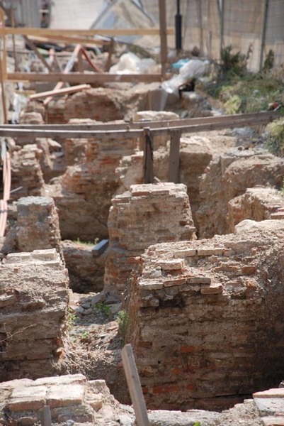 10-str-lipscani-by-florijianu