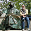 Roberto cu statuia anonimului