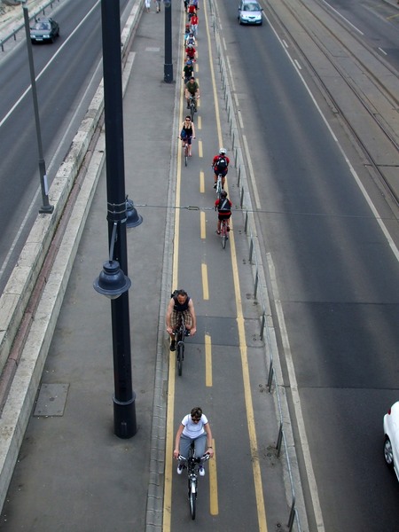 maniaci-pe-doua-roti