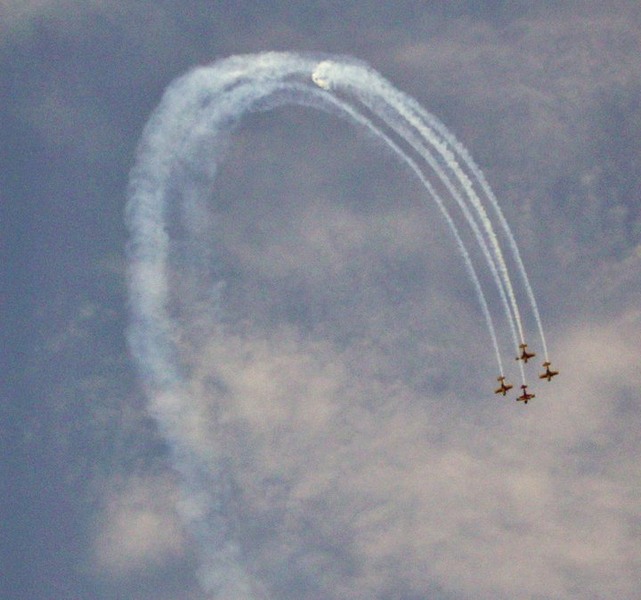 225072_219689644723456_100000472650203_891236_3633483_n