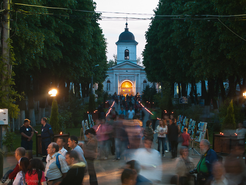 004-aparitii-fantomatice