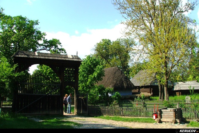 2011_kerucov_din_sat_in_sat_din_loc_in_loc_culise_01