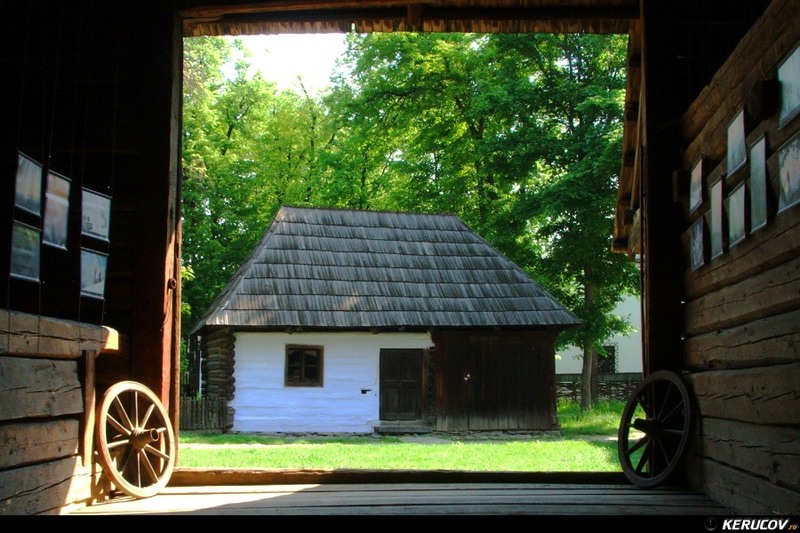 2011_kerucov_din_sat_in_sat_din_loc_in_loc_culise_15