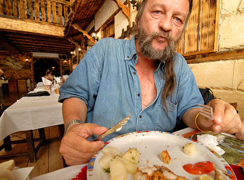 masa-ciuflika-bulgareasca-de-andrei-pandele