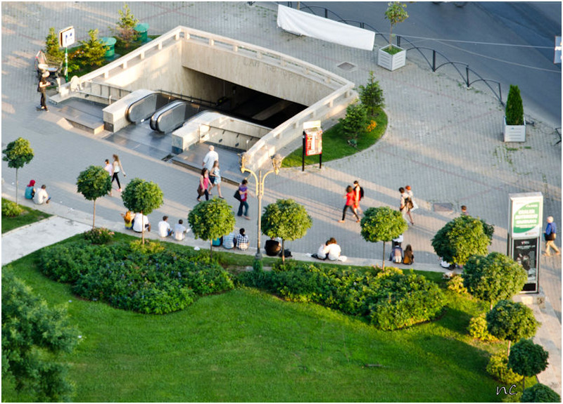 Intrare metrou Universitate