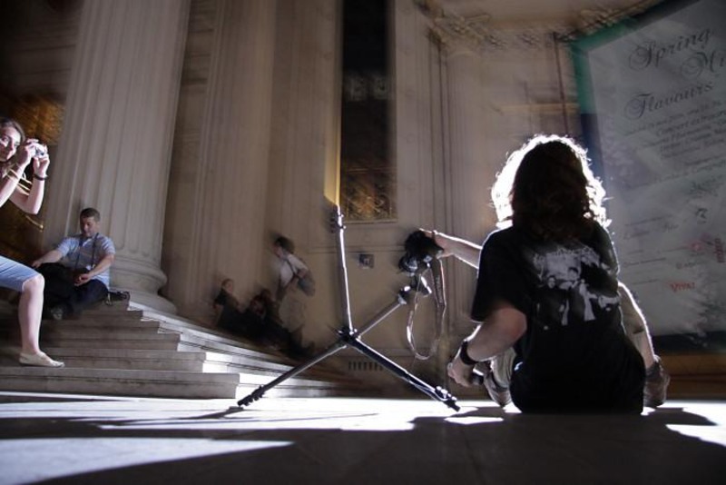 omul-cu-trepiedul-de-cosmin-andrei