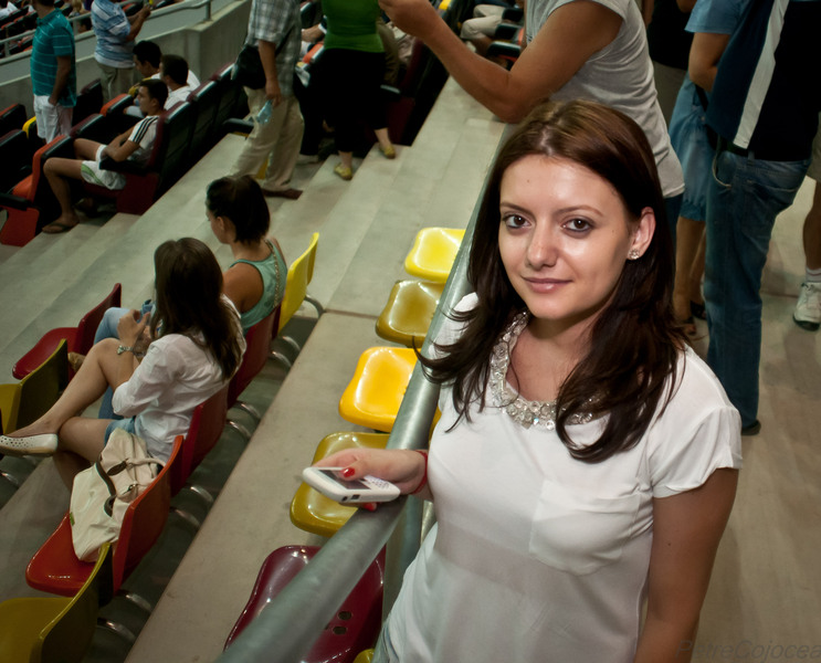 Imi faci si mie o poza?