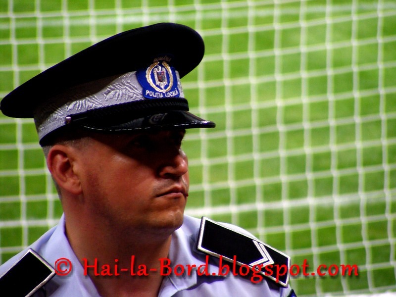 politist-inaugurare-arena-nationala-bucuresti