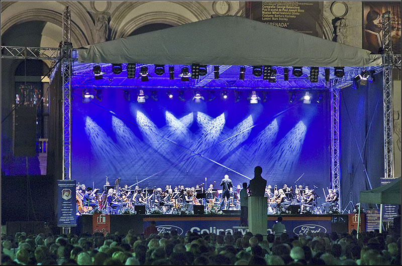 serbanvornicu_pesplaispreopera_28