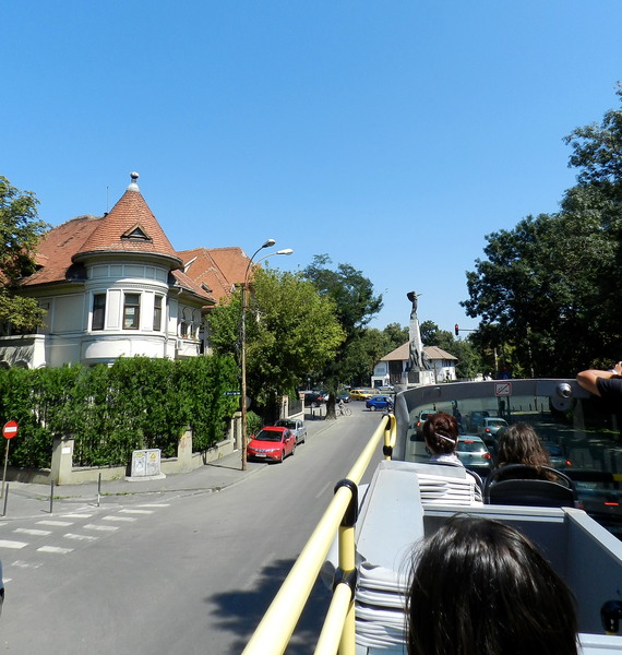 2_statuia-aviatorilor