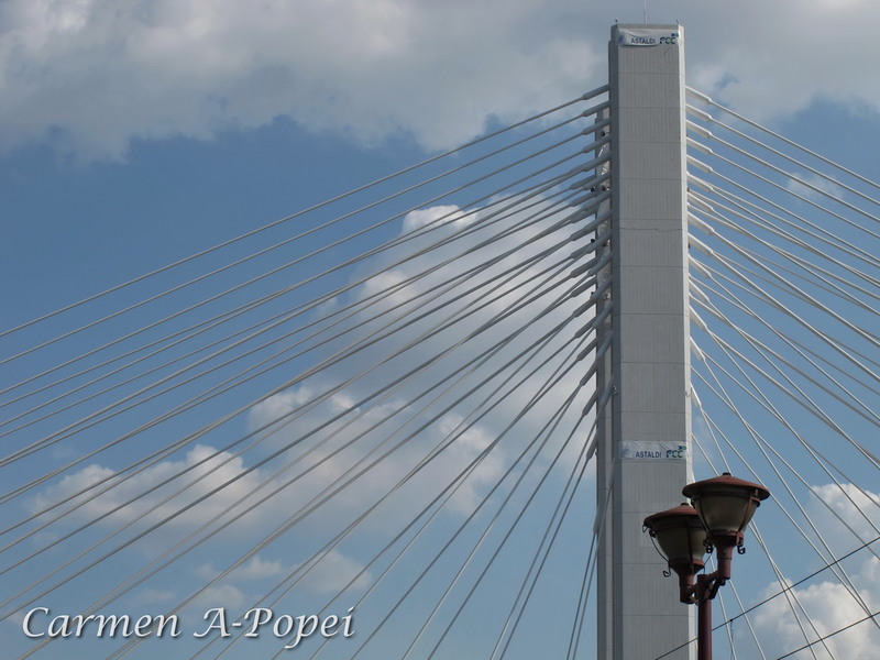 Podul Basarab de pe peron