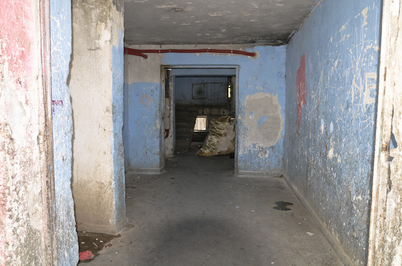 Intrare pazita in bloc