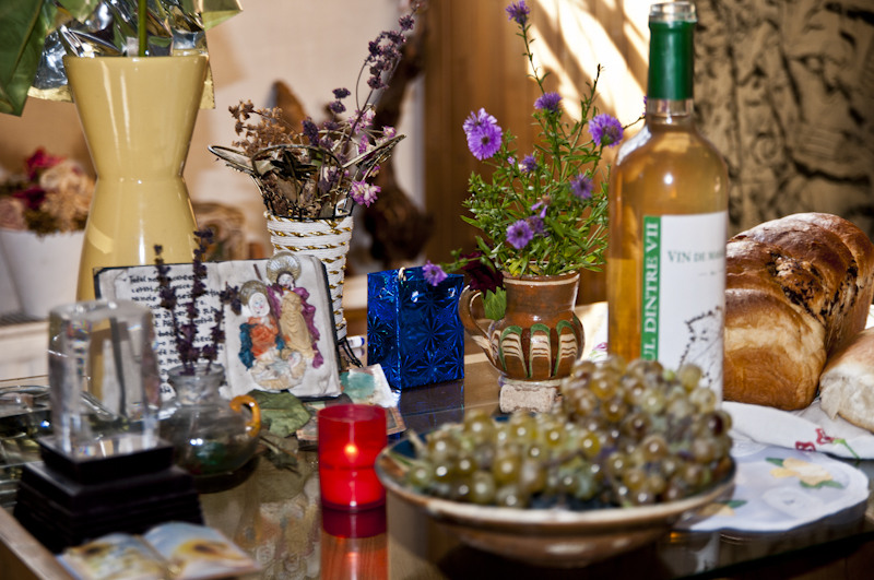 Serviți-va dragii oaspetii