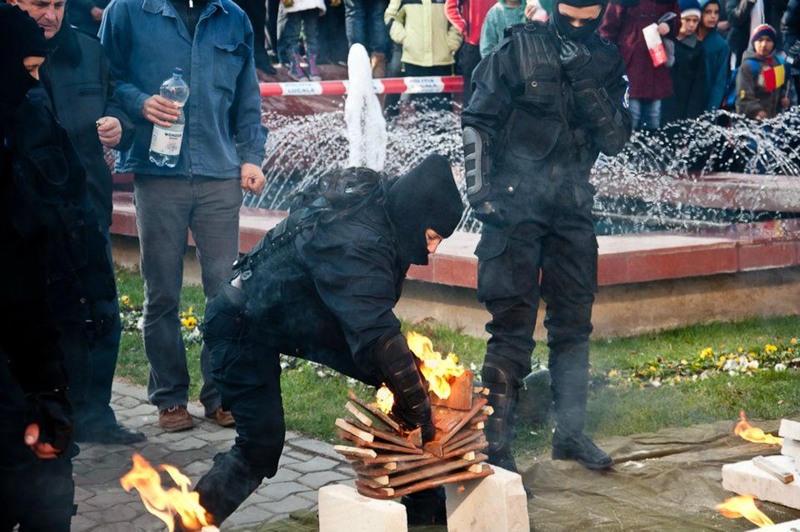 377413_202459036503161_100002171987861_427948_1644479299_n