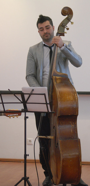 julia_kretsch_dsc_0132