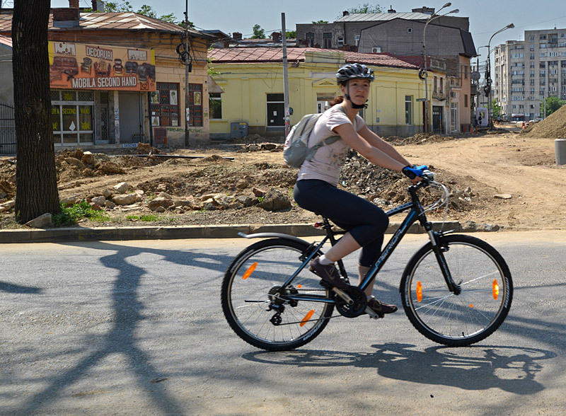 apq9517-trecand-pe-vulcanescu