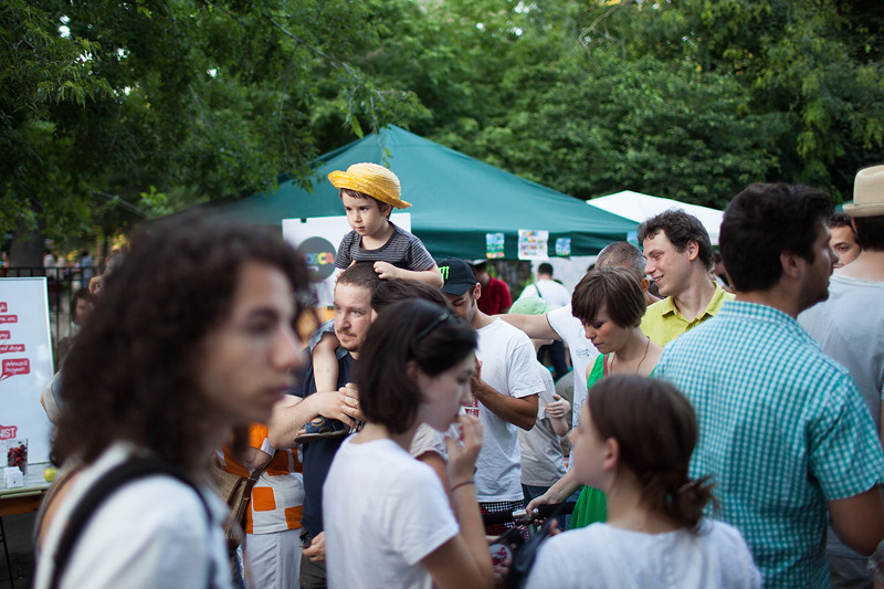 19-street-delivery-2012-photo-by-ciprian-dumitrescu