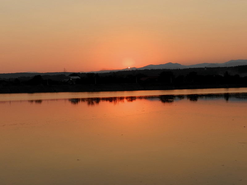 Apune soarele peste Jiu