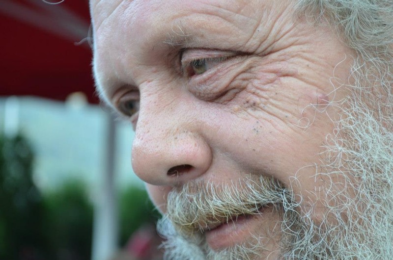 295918_338065332953612_190481312_n