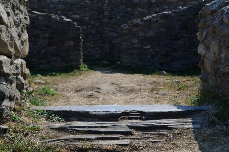 426690_338053352954810_1136521073_n